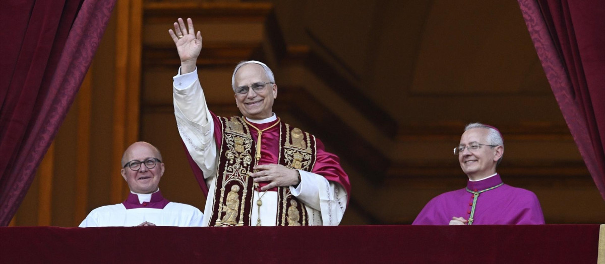 El cardenal Robert Prevost, Papa León XIV, el Papa número 267 de la historia
