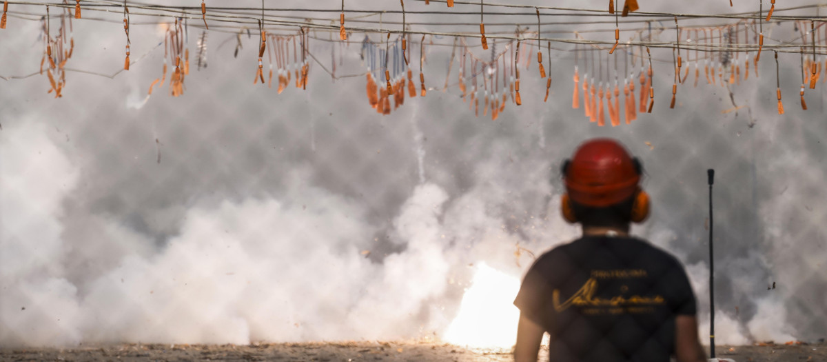 Mascletà en la ciudad de Valencia.