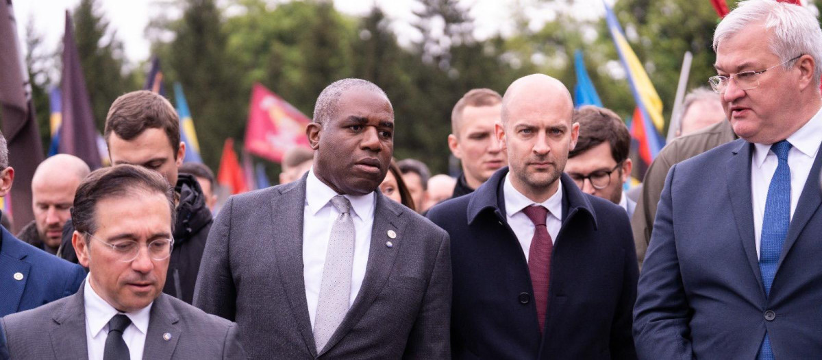 Albares, entre los presentes en Leópolis