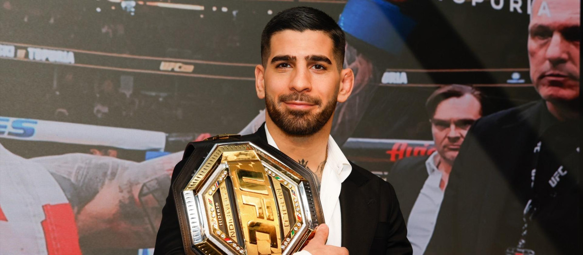 (Foto de ARCHIVO)

Ilia Topuria junto al cinturón del peso pluma