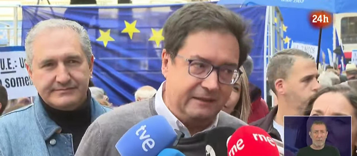 Óscar López dando su valoración sobre el cruce de mensajes entre Sánchez y Ábalos