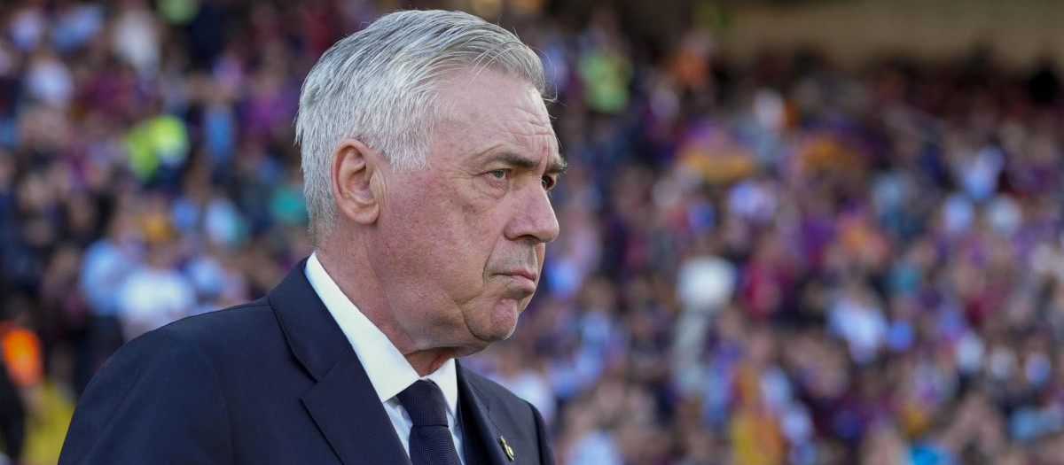 Carlo Ancelotti en el clásico contra el Barça en Montjuic