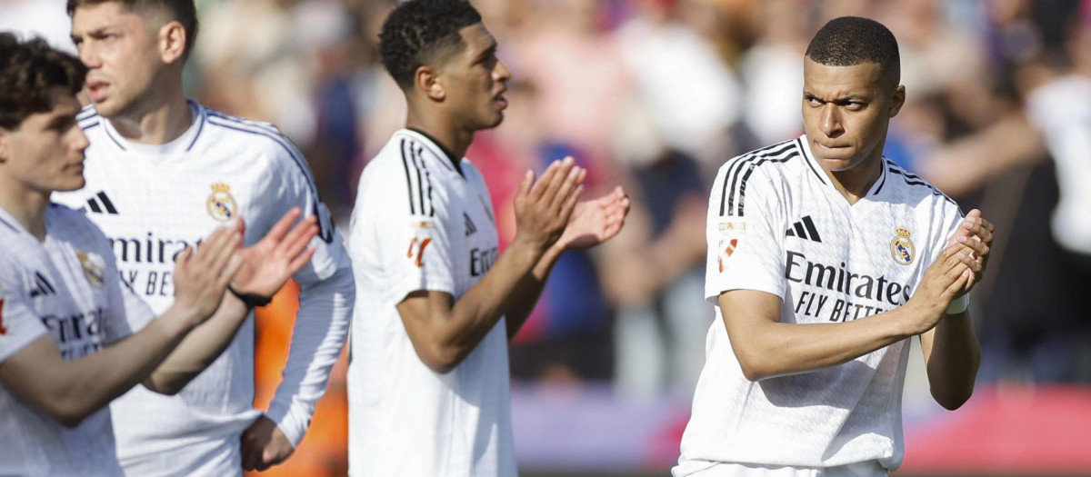 Los jugadores del Real Madrid agradecen a los desplazados el apoyo