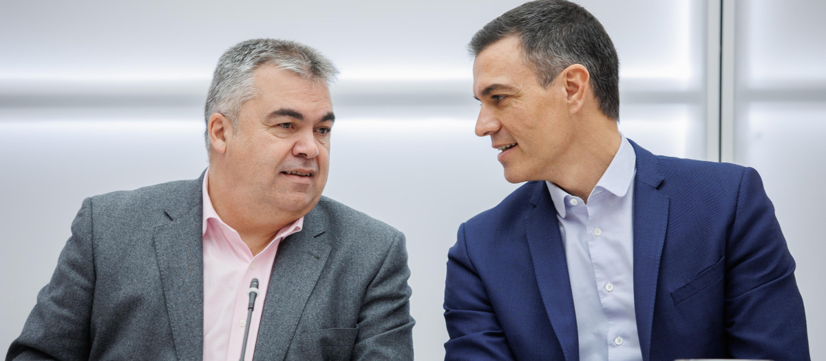Pedro Sánchez y Santos Cerdán en la Ejecutiva Federal del PSOE de 2023