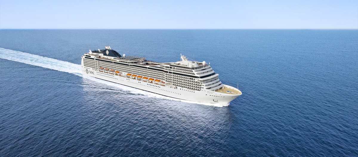 Barco MSC Magnifica.