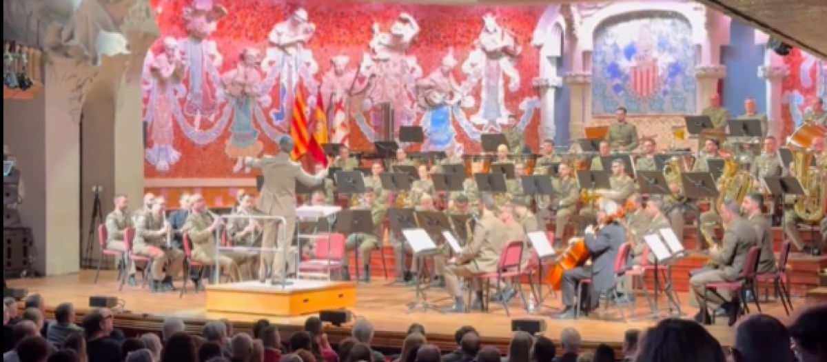 Un momento del concierto por el Día de las Fuerzas Armadas en Barcelona