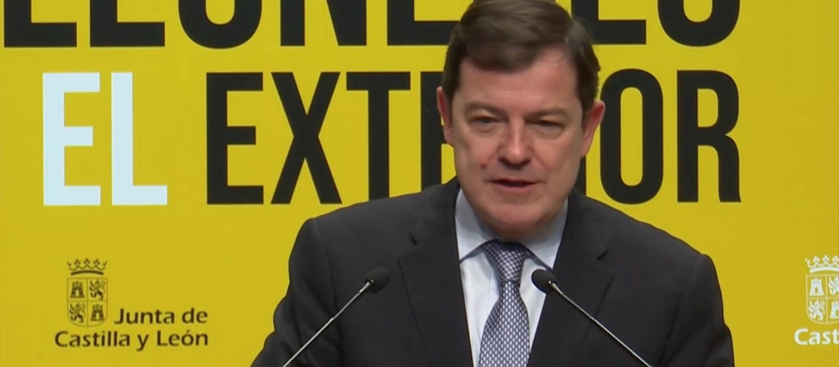 Fernández Mañueco durante su intervención en el Congreso de casas castellanoleonesas en el exterior