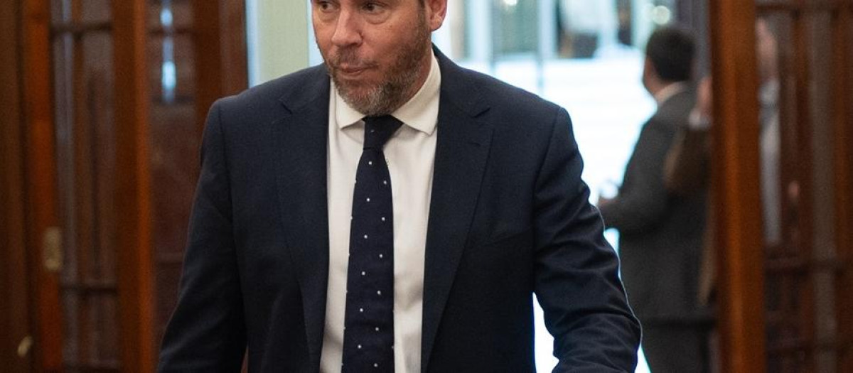 El ministro de Transportes, Óscar Puente, en el Congreso de los Diputados
