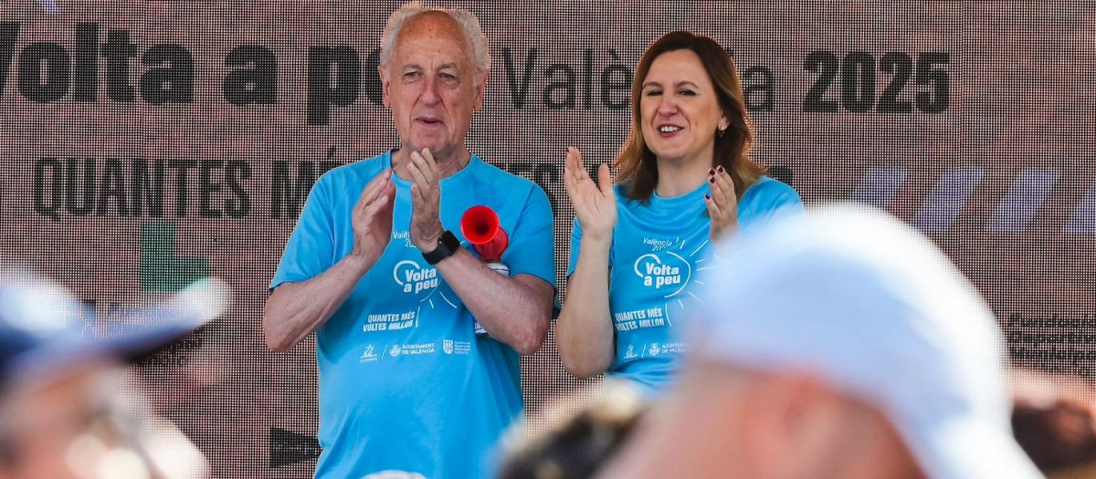 La alcaldesa de Valencia, María José Catalá, en la Volta a Peu 2025