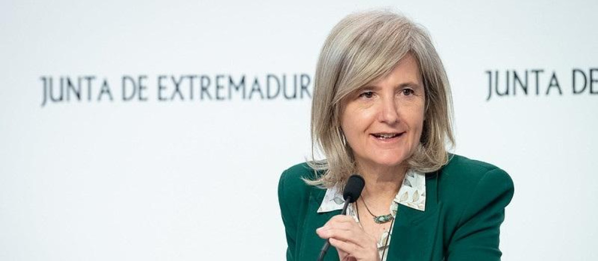 La portavoz de la Junta de Extremadura, Victoria Bazaga, en rueda de prensa en Mérida