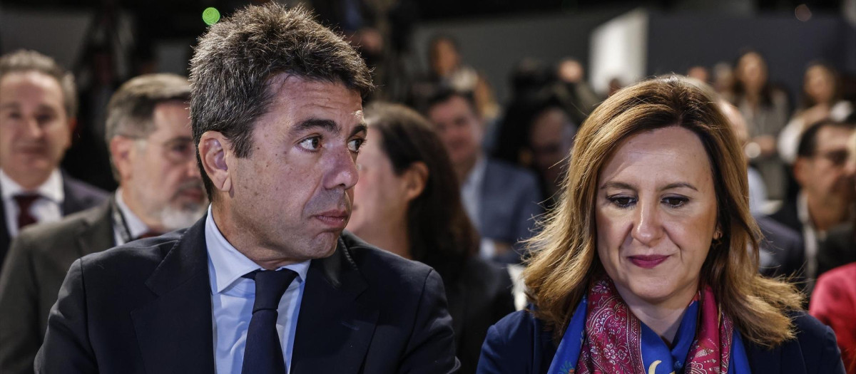 El presidente de la Generalitat Valenciana, Carlos Mazón, junto a la alcaldesa de Valencia, María José Catalá