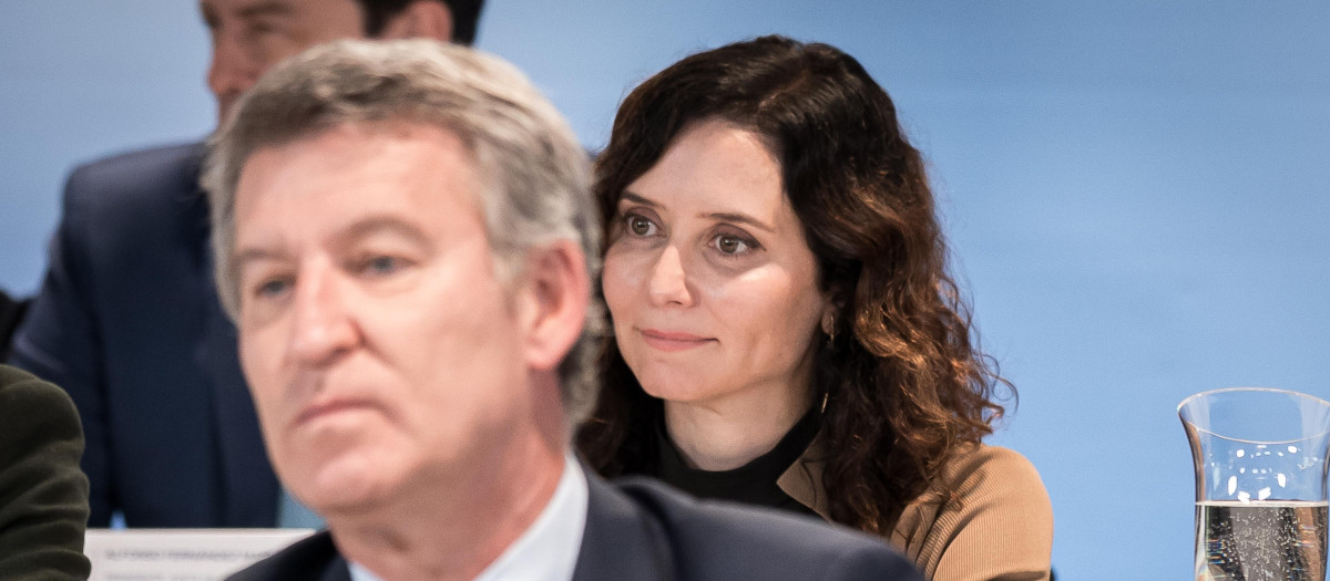 La presidenta de la Comunidad de Madrid, Isabel Díaz Ayuso, y el presidente del PP, Alberto Núñez Feijóo