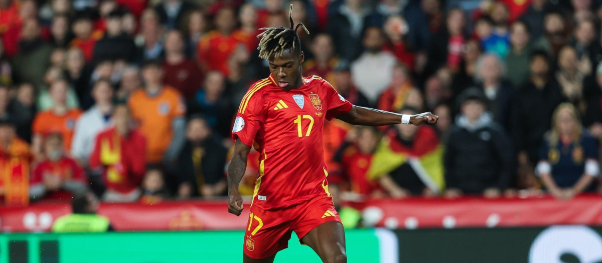 Nico Williams en un partido de este año con la selección española