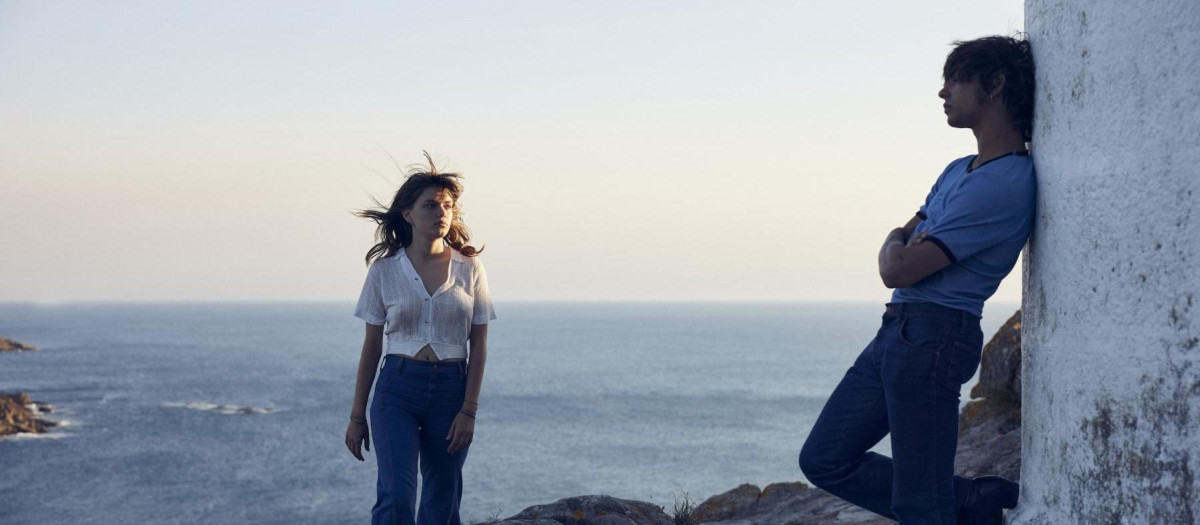 Llúcia García y Mitch en la película Romería