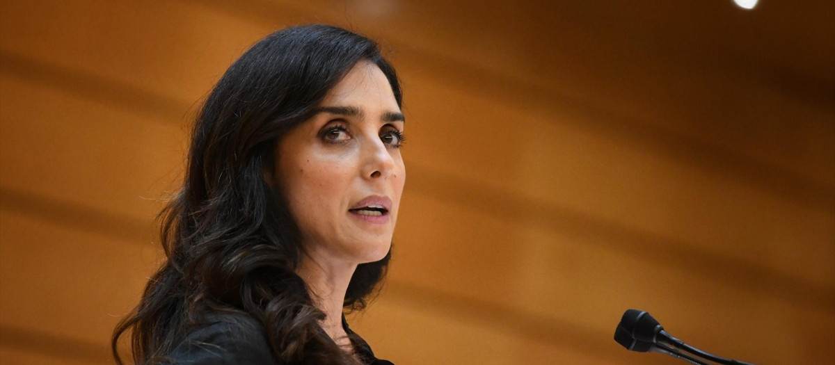 La senadora de Vox Paloma Gómez, durante una sesión plenaria