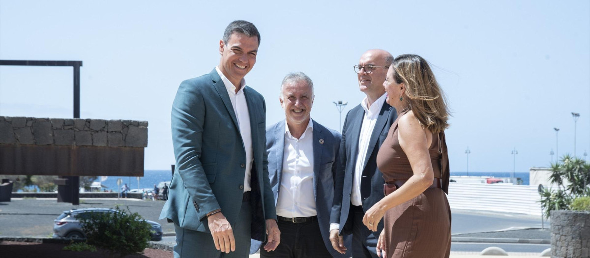 Pedro Sánchez, en una de sus visitas a La Palma con motivo del volcán en la isla