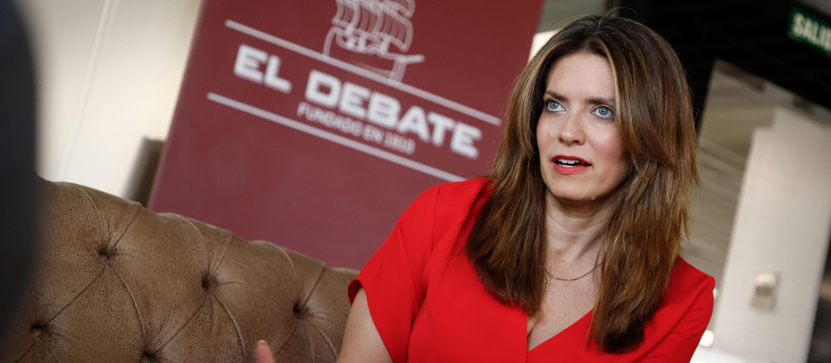 Irene González durante la entrevista en El Debate