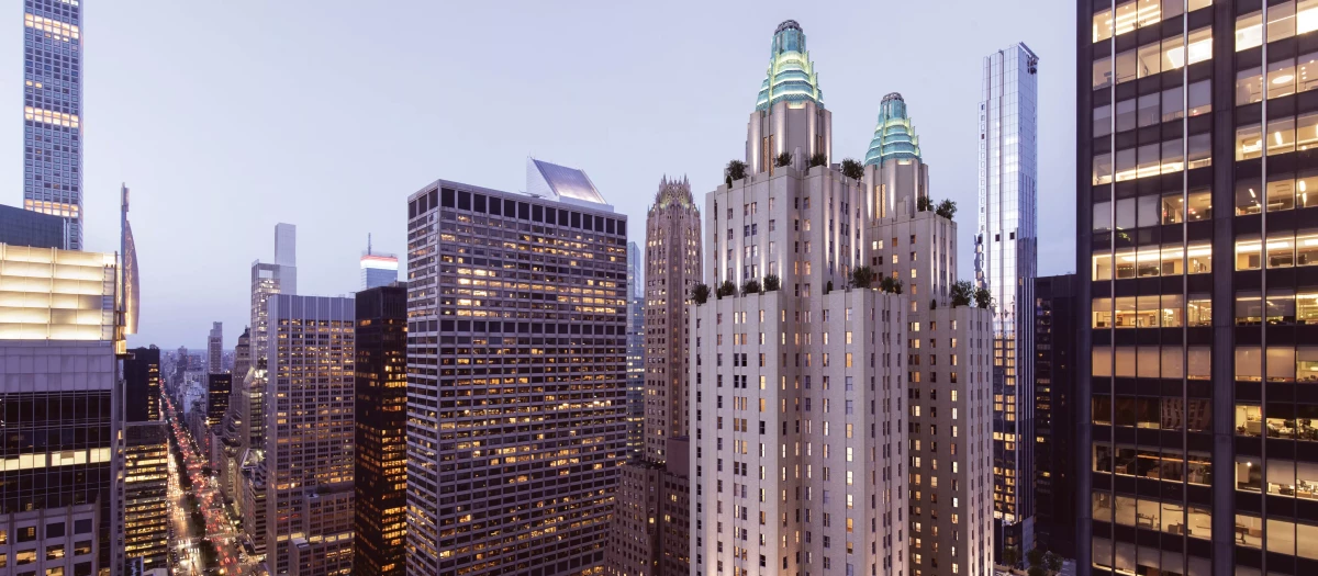 El Waldorf-Astoria junto a otros edificios de Park Avenue.