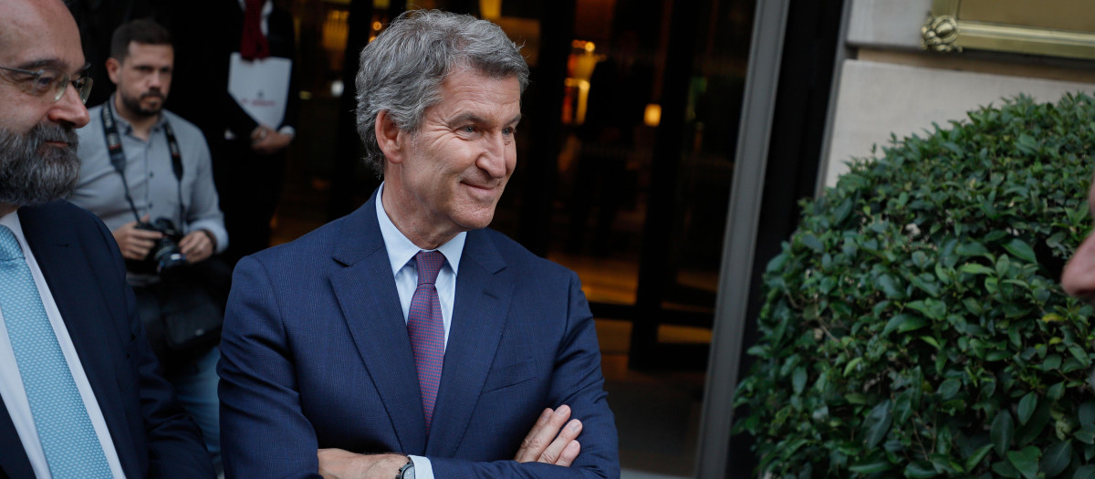 Feijóo comparece tras entregar los avales para su reelección como líder del PP, en directo