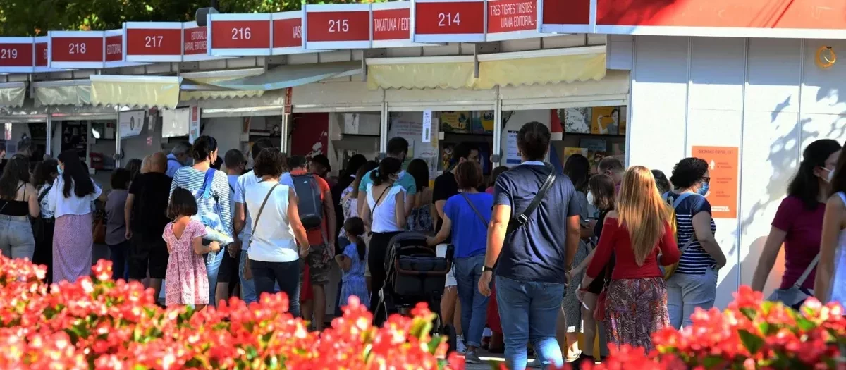 Ciudadanos en la Feria del Libro Madrid