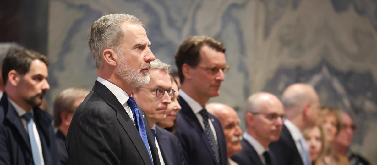 Don Felipe, durante la ceremonia religiosa oficiada en Aquisgrán