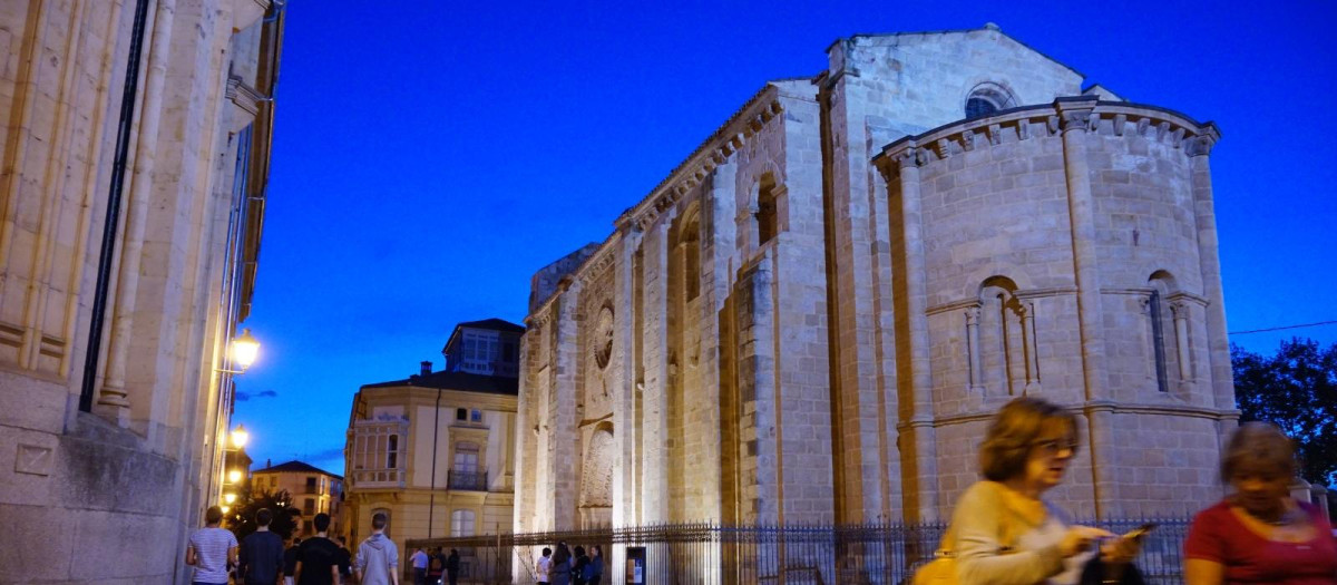 La iglesia de Santa María Magdalena, uno de los templos románicos más emblemáticos de la capital zamorana