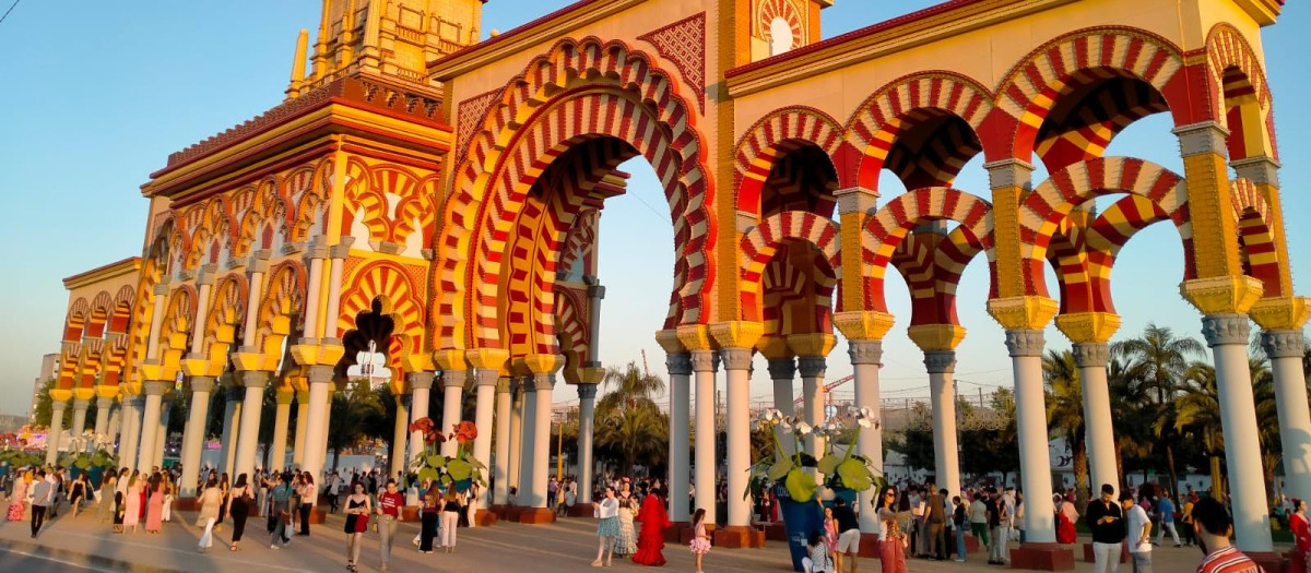 Portada de la Feria, la principal zona de encuentro