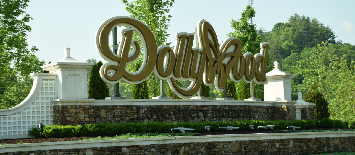 Entrada al parque de atracciones Dollywood.