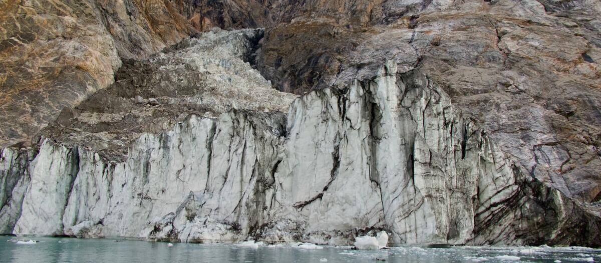 Imagen del fiordo Dickson, en Groenlandia, antes del megatsunami de 2023