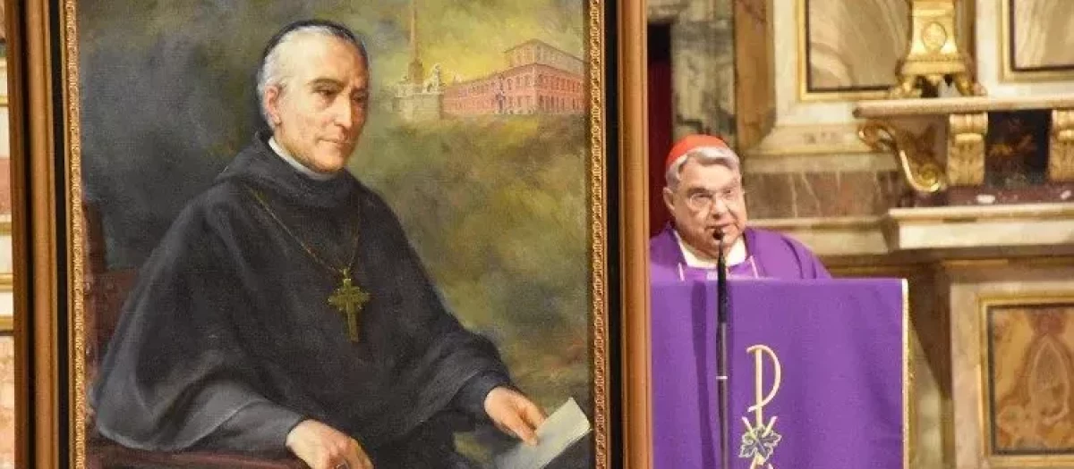 El cardenal Marcello Semeraro, junto al retrato del venerable Giuseppe Menochio