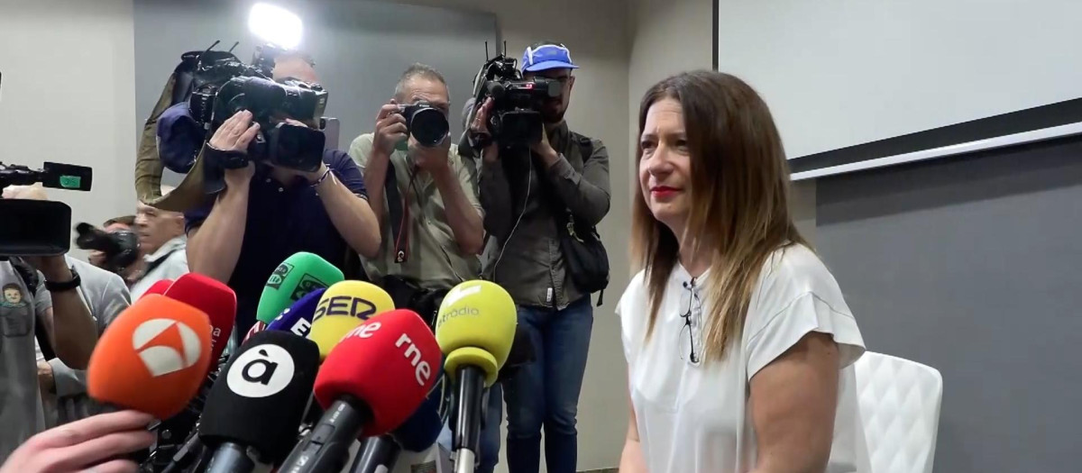Leire Díez se justifica con su faceta periodística y anuncia un libro sobre las 'cloacas del Estado'