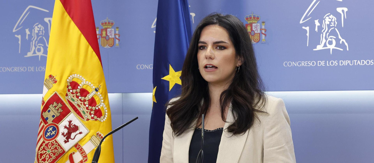 La portavoz parlamentaria de Vox, Pepa Millán, durante una rueda de prensa en el Congreso