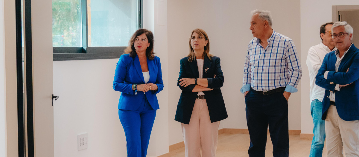 La alcaldesa de Palma del Río, Matilde Esteo, y la subdelegada del Gobierno