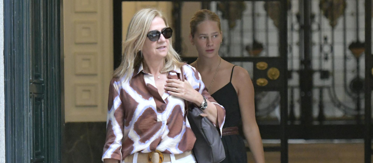 La Infanta Cristina de Borbón y su hija Irene Urdangarin en 2024 de compras en Madrid
