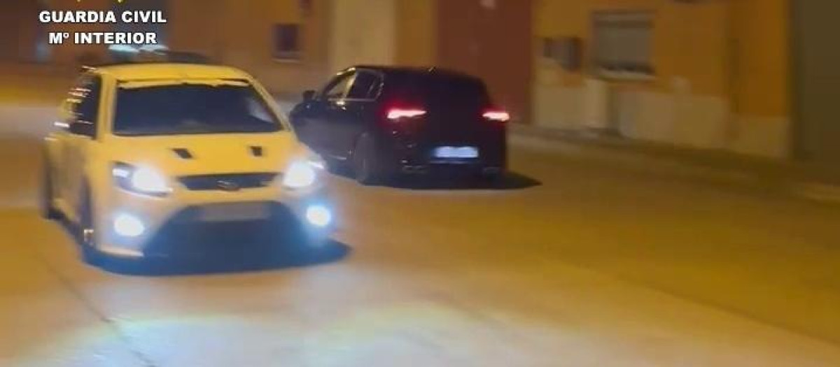 Fotos de la Guardia Civil sobre las carreras ilegales en polígonos industriales de Salamanca