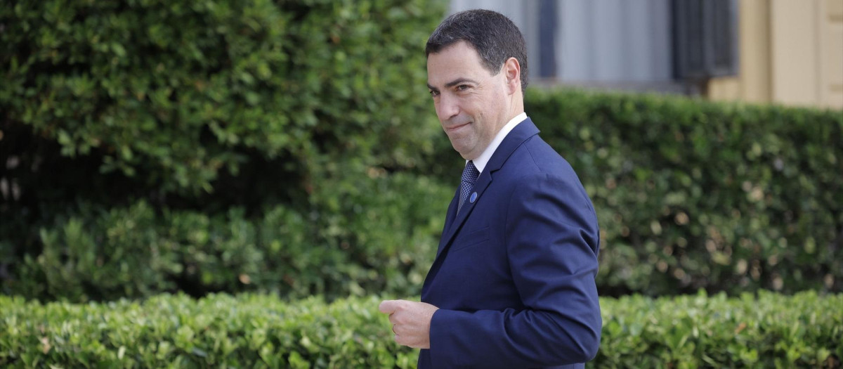 El lendakari del País Vasco, Imanol Pradales, a su llegada a la Conferencia de Presidentes