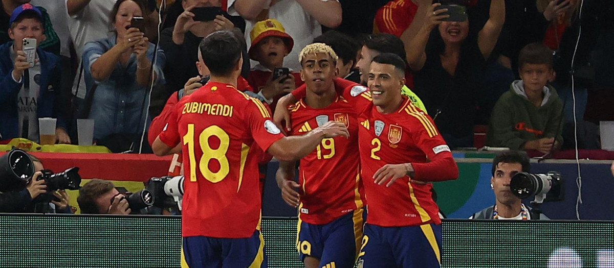 Lamine Yamal celebra el 5-1 ante Francia
