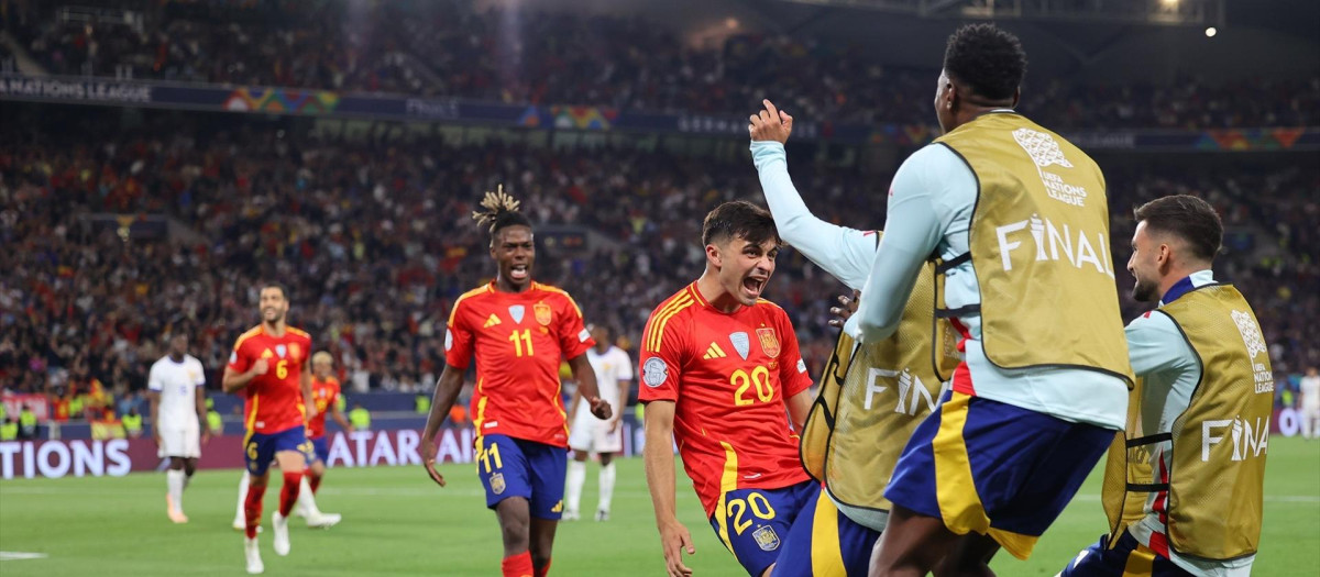 La selección española celebra un gol en las semifinales de la Nations League