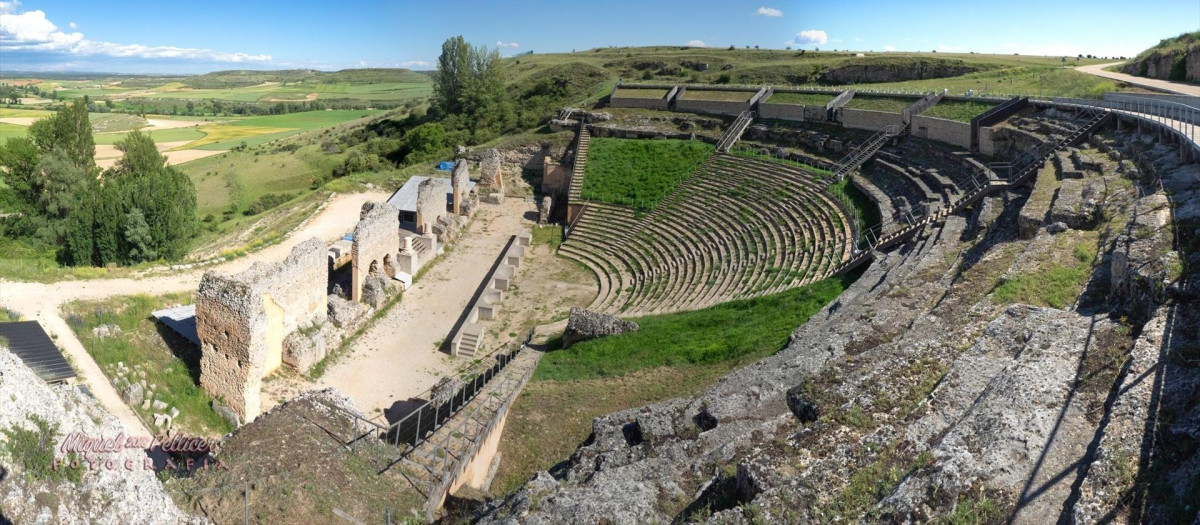 Estructura del teatro romano del yacimiento de Clunia Sulpicia