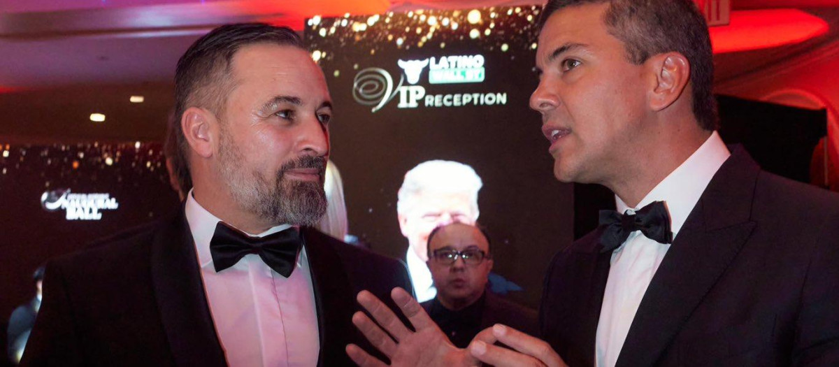 El líder y presidente de Vox Santiago Abascal y el presidente de Paraguay Santiago Peña