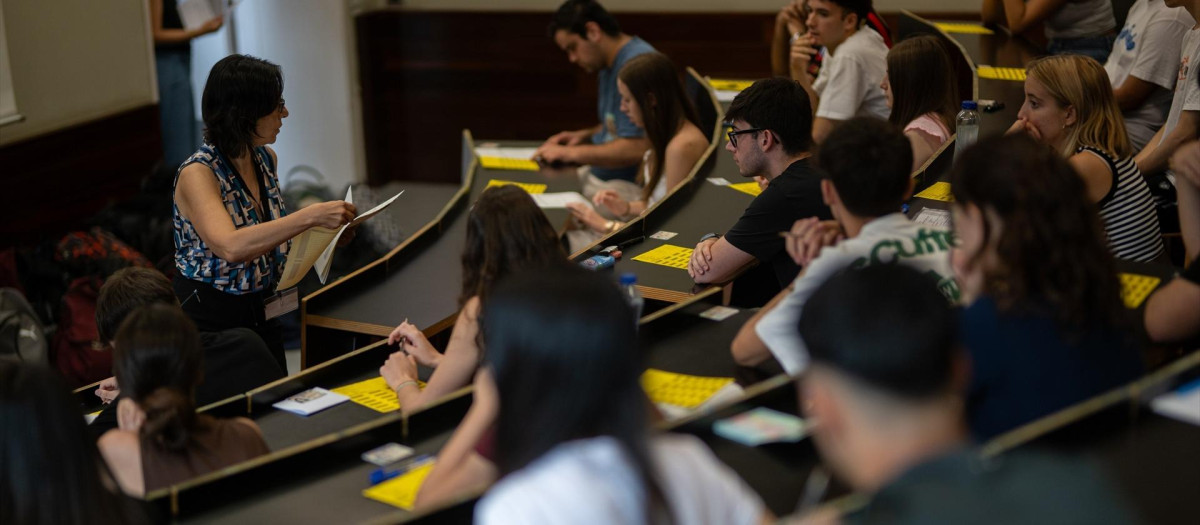 Reparto de exámenes durante el primer día de las PAU