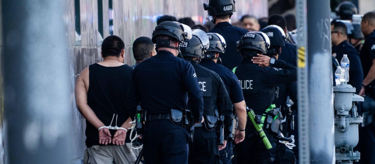 Los Ángeles declaró el toque de queda desde las 20 horas hasta las seis de la mañana