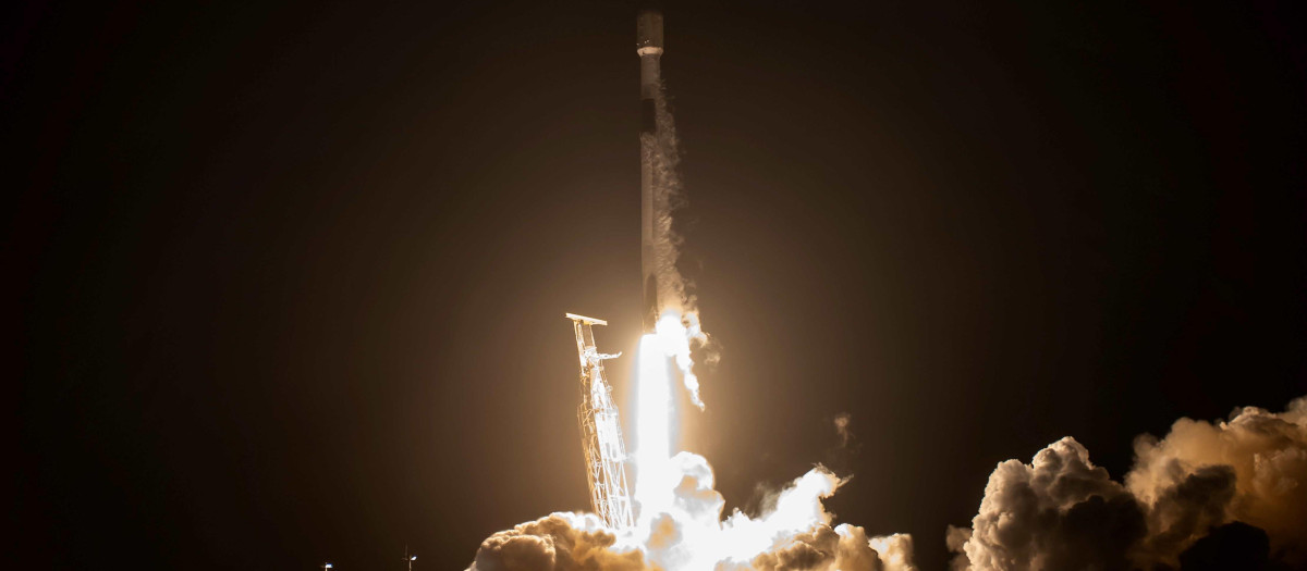 Lanzamiento del satélite IOD-1, que ha permitido la comunicación