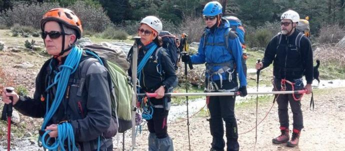 Un entrenamiento de la expedición al Pico Julio Verne del V Curso Superior de Montañismo para Ciegos y Adaptado de Proyecto EIDÓS