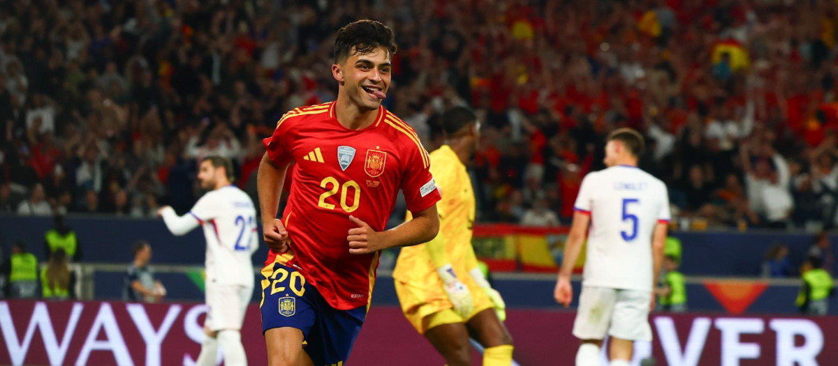 Pedri González celebra un gol ante Francia