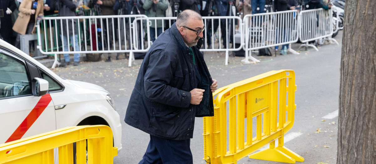 Koldo García, a su llegada al Tribunal Supremo

Eduardo Parra / Europa Press
17 DICIEMBRE 2024;KOLDO;GARCÍA;JUEZ;TRIBUNAL SUPREMO;DECLARA
17/12/2024