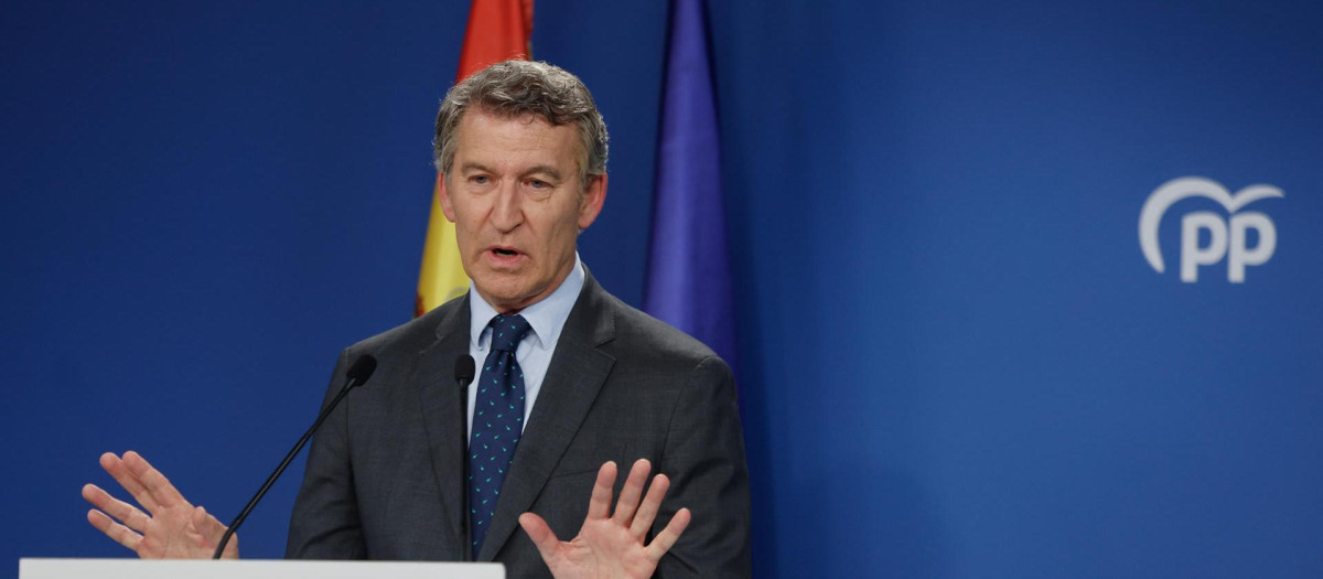 El presidente del Partido Popular, Alberto Núñez Feijóo, durante una rueda de prensa en Génova