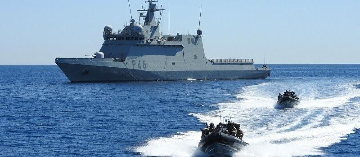El BAM Furor y un Equipo Operativo de Seguridad (EOS) de Infantería de Marina