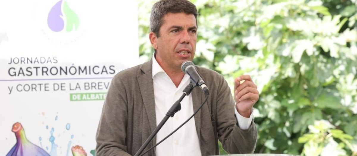 Imagen de Carlos Mazón este viernes durante el acto de 'Corte de la breva' en Albatera (Alicante)