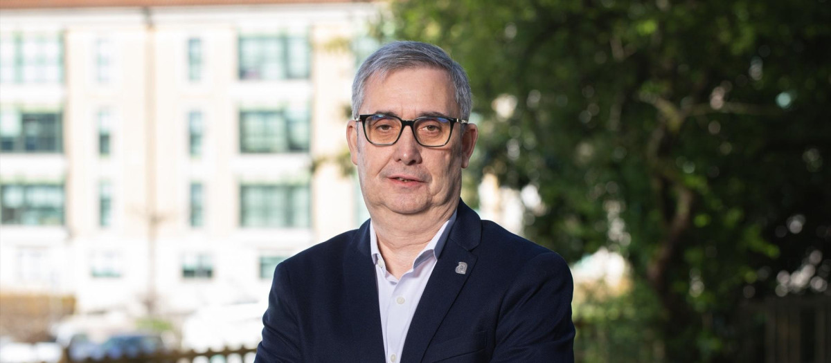 El alcalde socialista de Ames (La Coruña), Blas García

REMITIDA / HANDOUT por AYUNTAMIENTO DE AMES
Fotografía remitida a medios de comunicación exclusivamente para ilustrar la noticia a la que hace referencia la imagen, y citando la procedencia de la imagen en la firma
14/6/2025